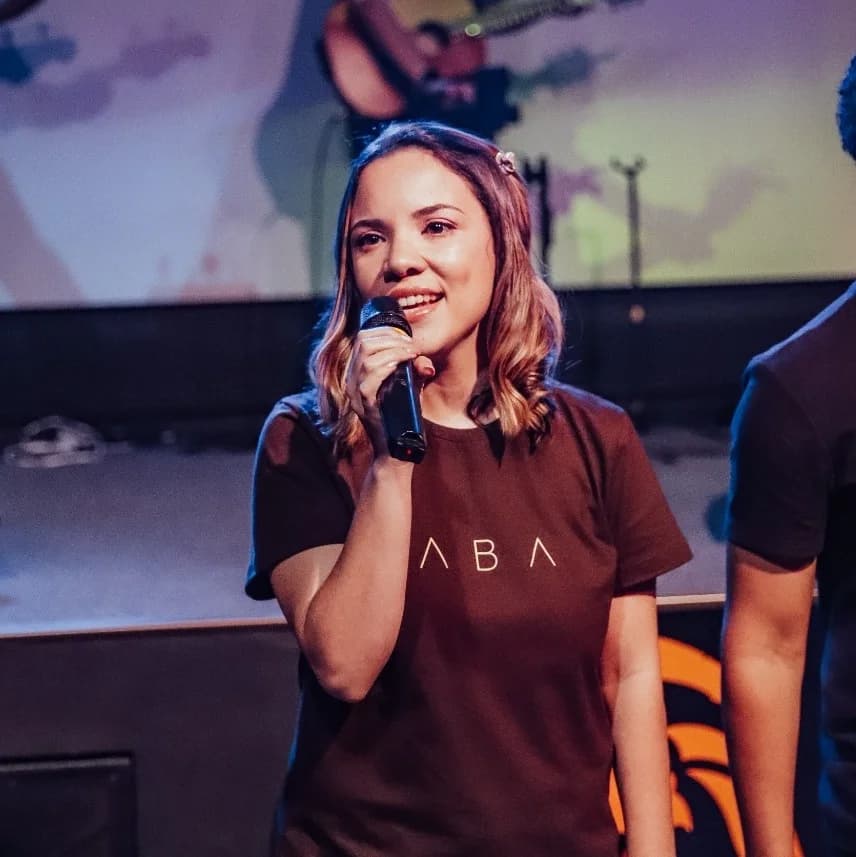 NAYARA MENDONÇA